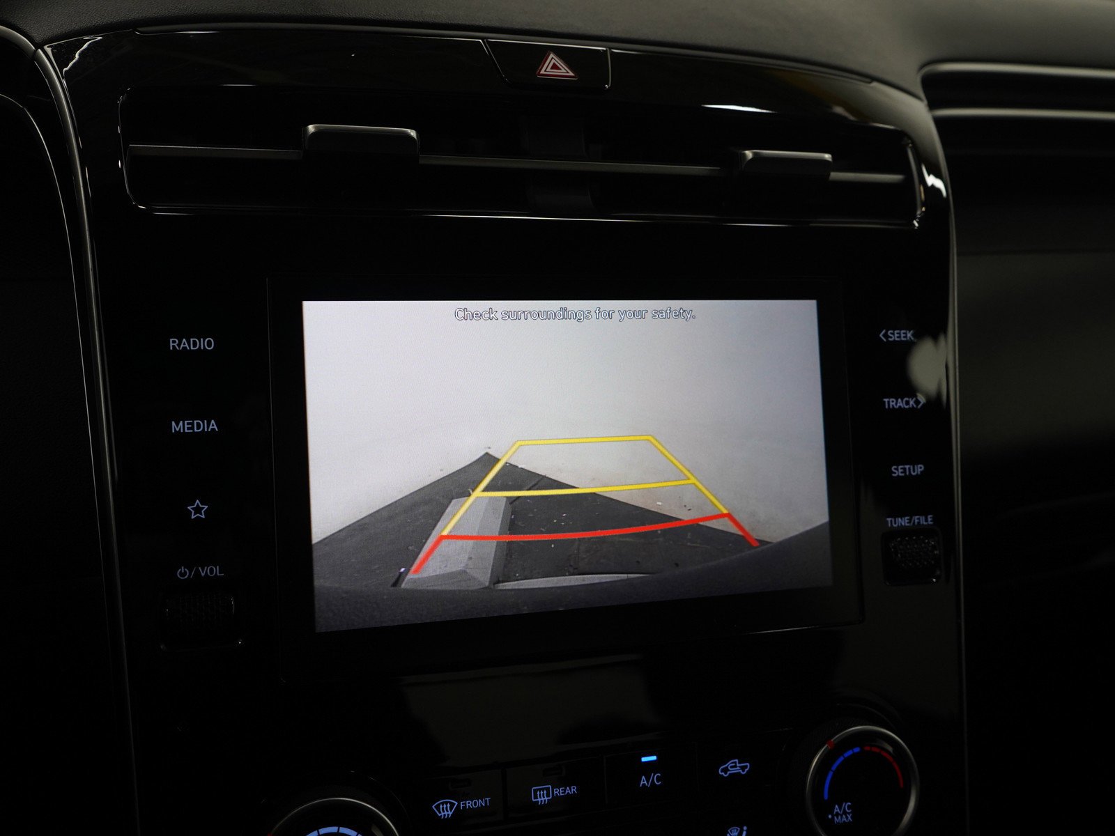 2024 Hyundai Santa Cruz SE - Photo 20