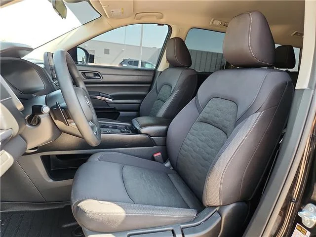 Used 2025 Super Black Nissan S 4x4 image 11