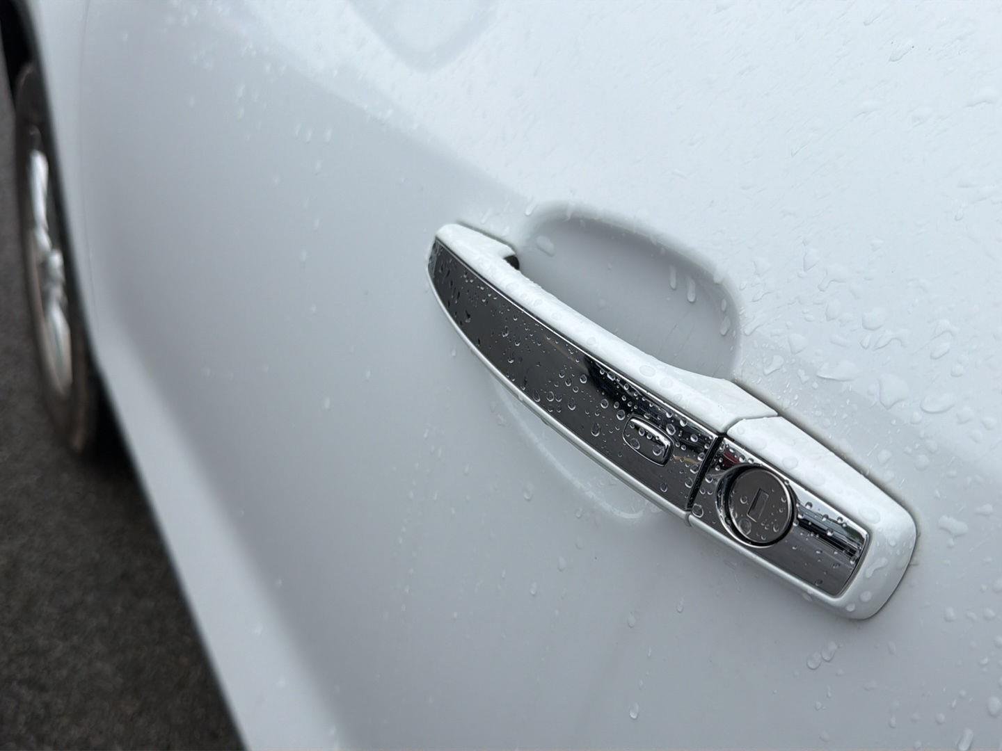 Used 2019 Summit White Chevrolet LT image 10
