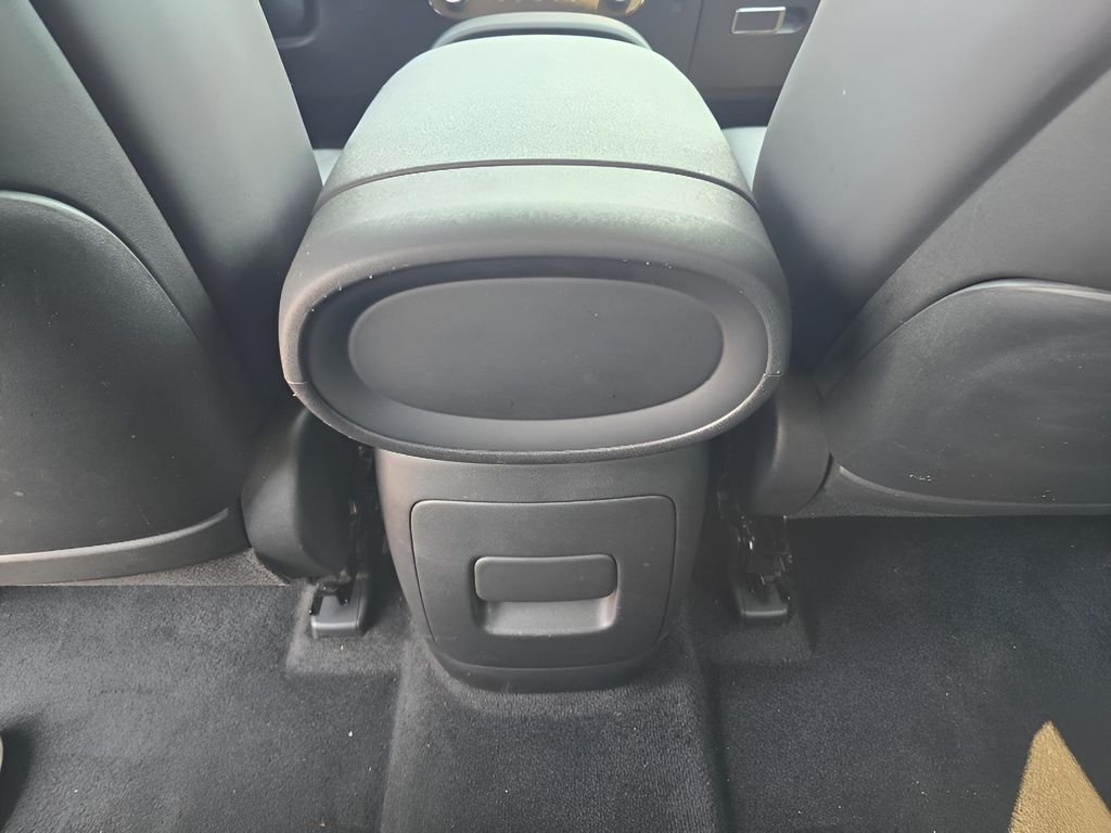 Used 2026 Titan Green Hyundai SEL 7P image 26