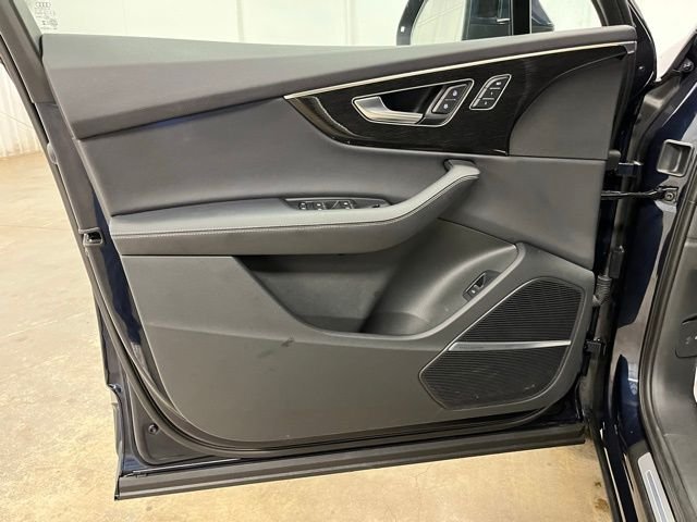 Used 2025  Audi 55 Premium Plus image 11