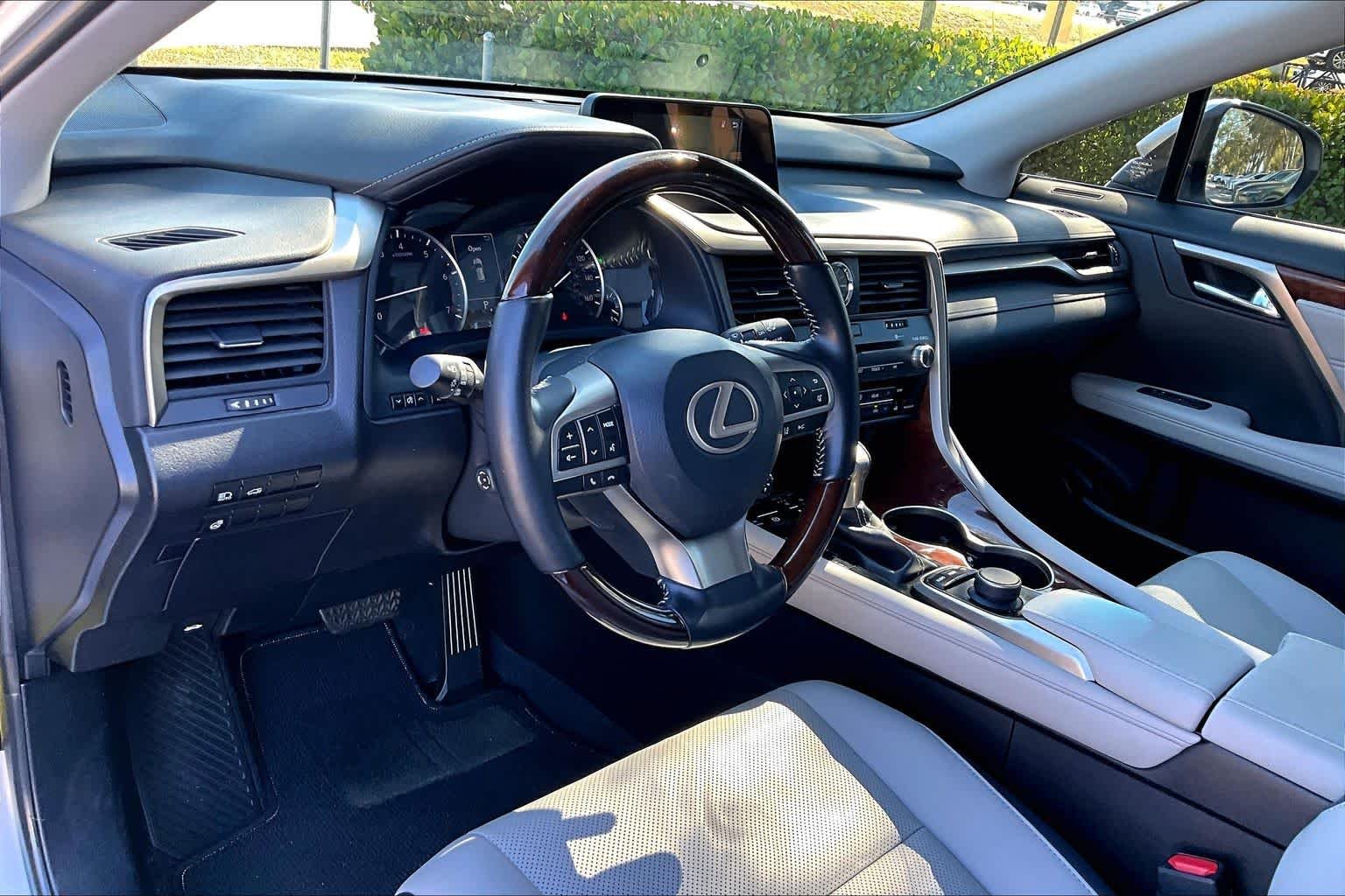 Used 2019 Silver Lining Metallic Lexus Premium image 18