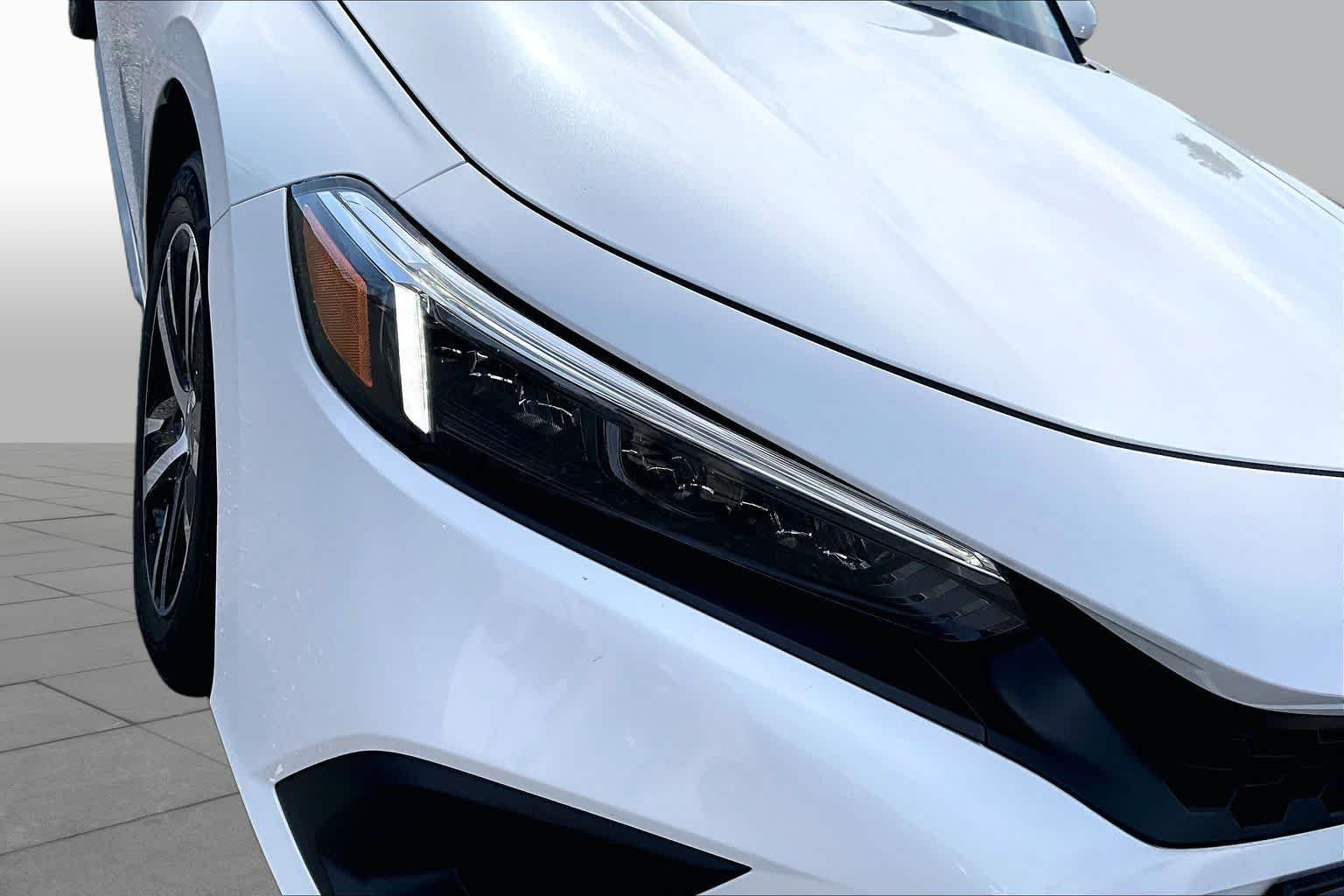 Used 2024 Platinum White Pearl Honda LX image 26