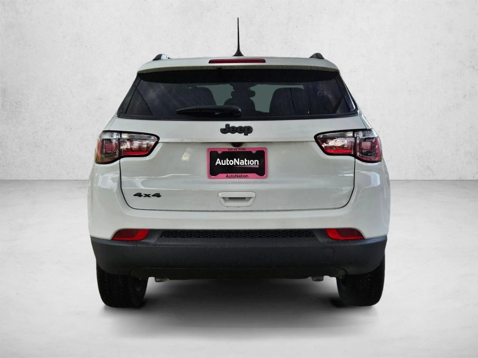 New 2026 Bright White Clear-Coat Exterior Paint Jeep Latitude Altitude image 7