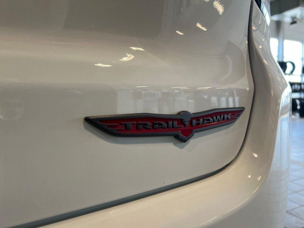 Used 2022 Bright White Clearcoat Jeep Trailhawk image 7