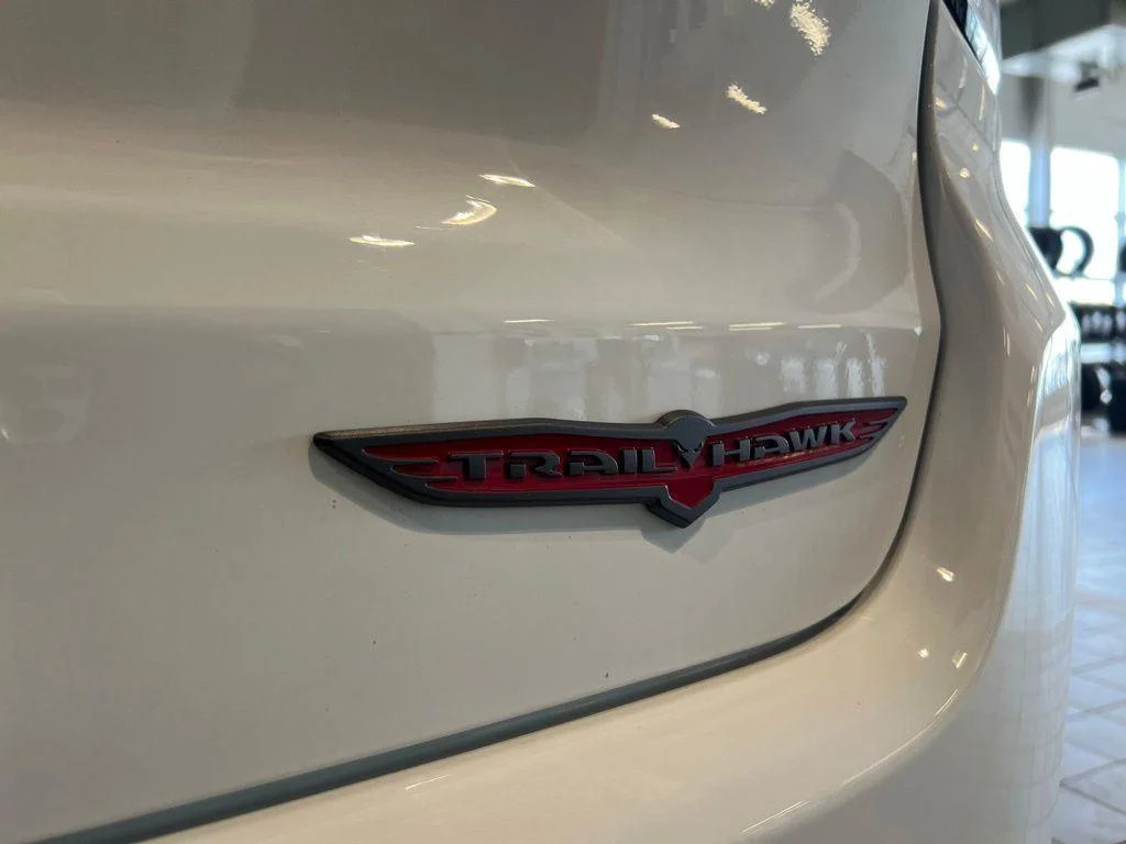 Used 2022 Bright White Clearcoat Jeep Trailhawk image 7