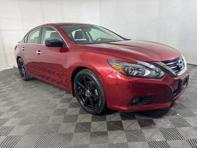 Used 2017 Scarlet Ember Nissan 2.5 SR image 1