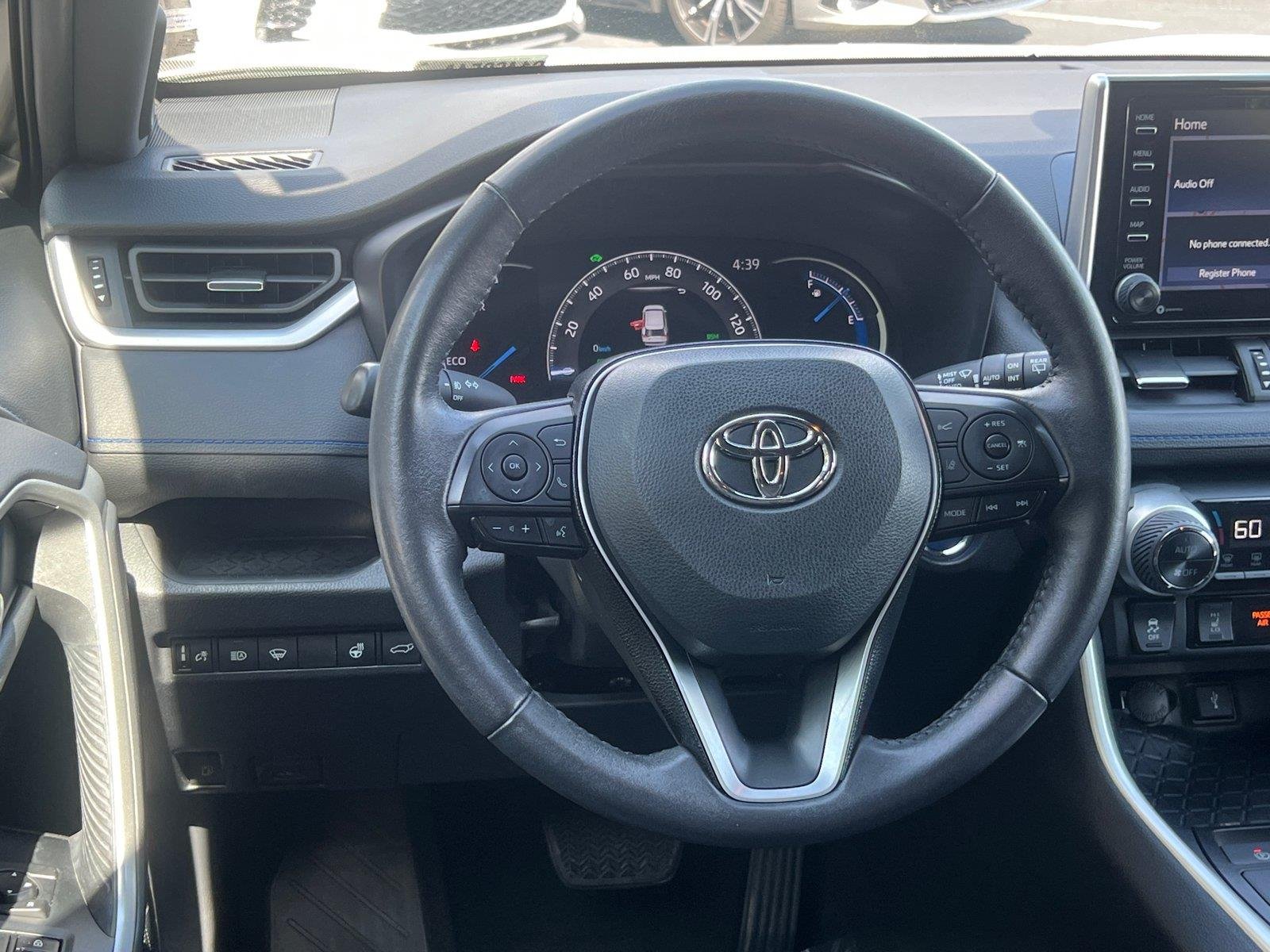 Used 2021 Blizzard Pearl w/Midnight Black Metallic Roof Toyota XSE image 25