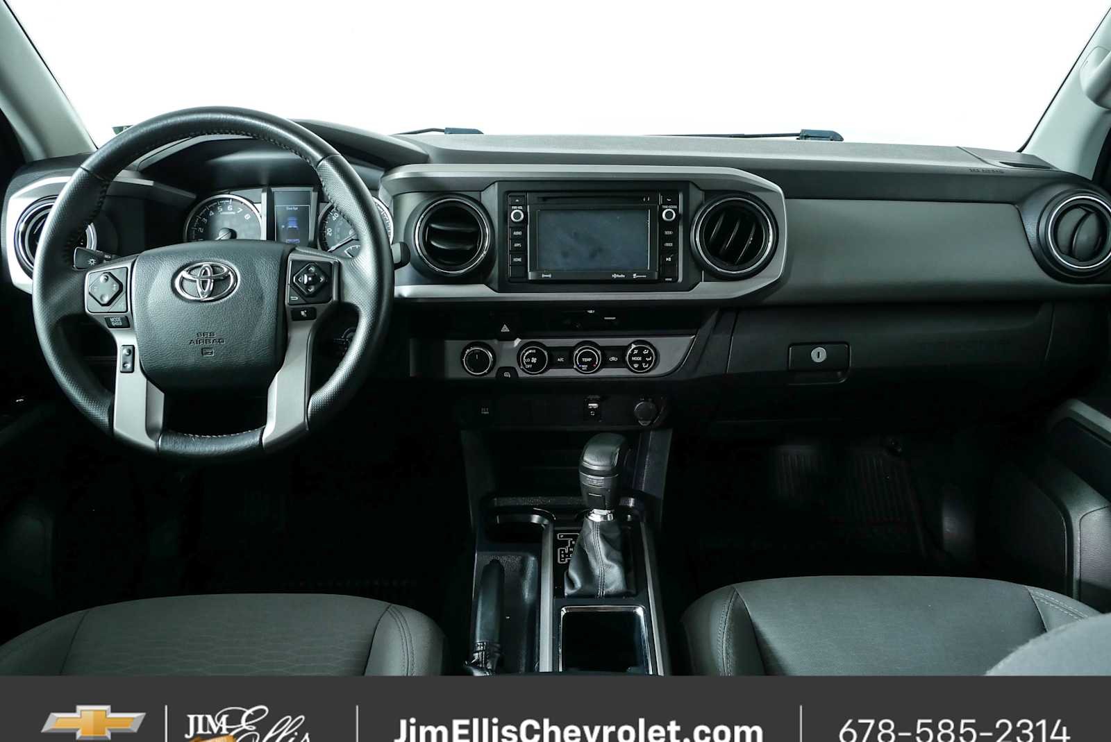 Used 2017 White Toyota SR5 V6 image 17