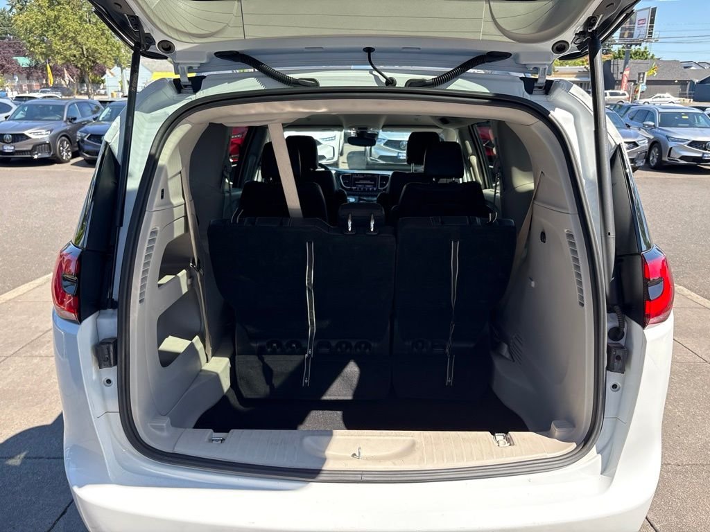 Used 2022 White Chrysler Touring L image 31