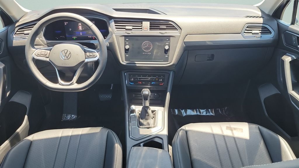 2023 Volkswagen Tiguan SE - Photo 11