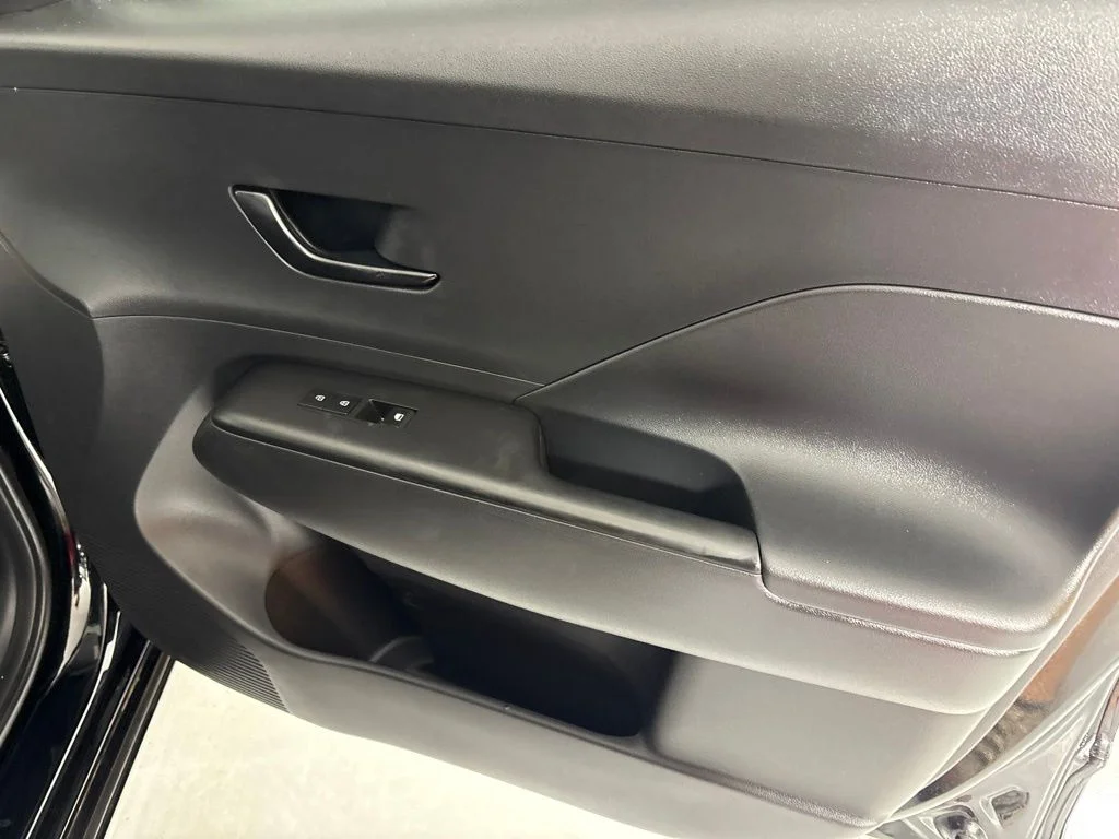 Used 2024 Black Hyundai SEL image 13