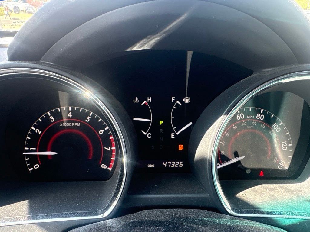 Used 2012  Toyota Limited image 21