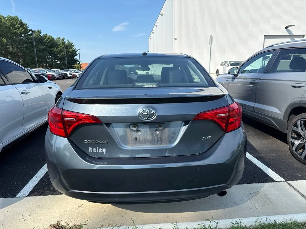 Used 2018 Gray Toyota SE image 4
