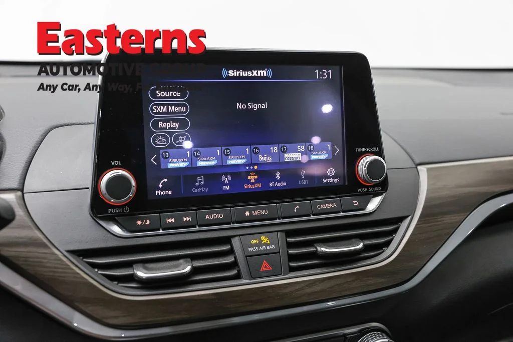Used 2023 Black Nissan 2.5 SV image 19
