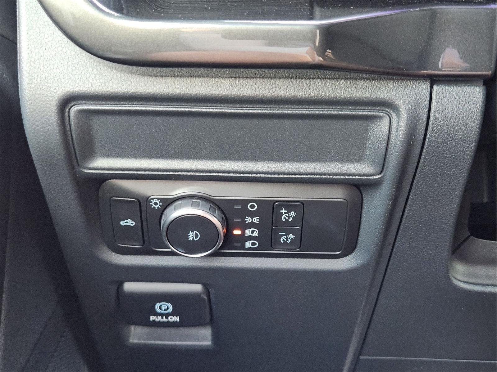 Used 2022 Oxford White Ford XL image 21