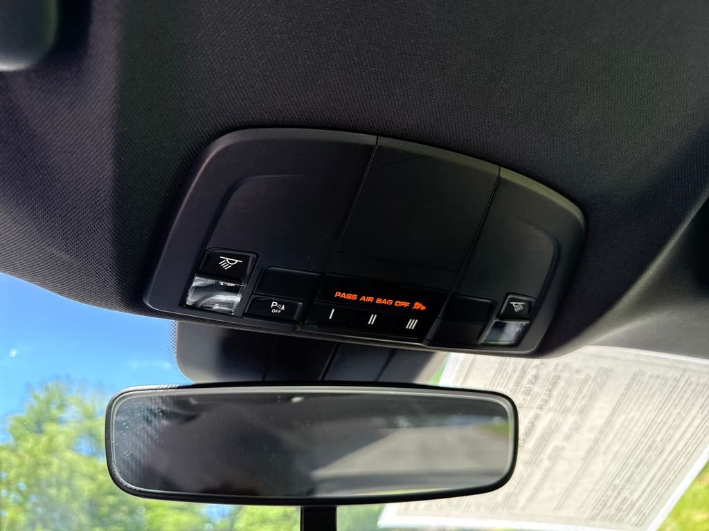 Used 2017  Porsche Base image 18