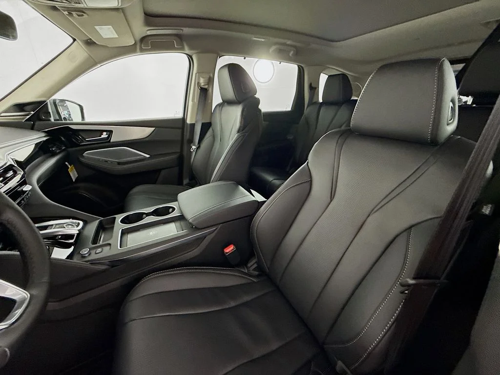 New 2026 Majestic Black Pearl Acura Technology Package image 5