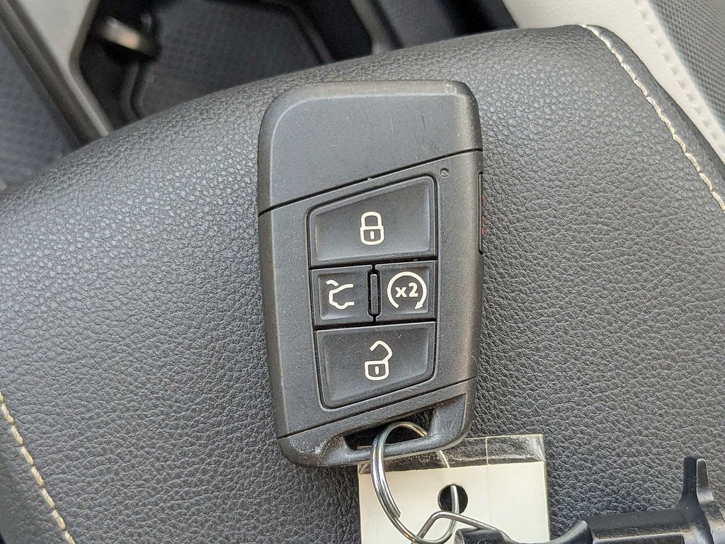 2025 Volkswagen Taos SE - Photo 34