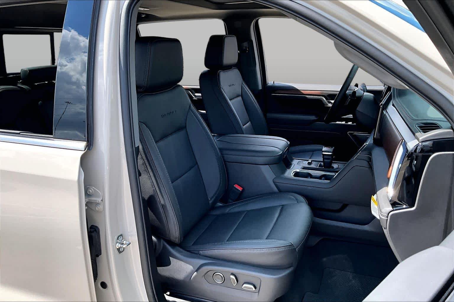 Used 2026 Coastal Dune GMC Denali image 9
