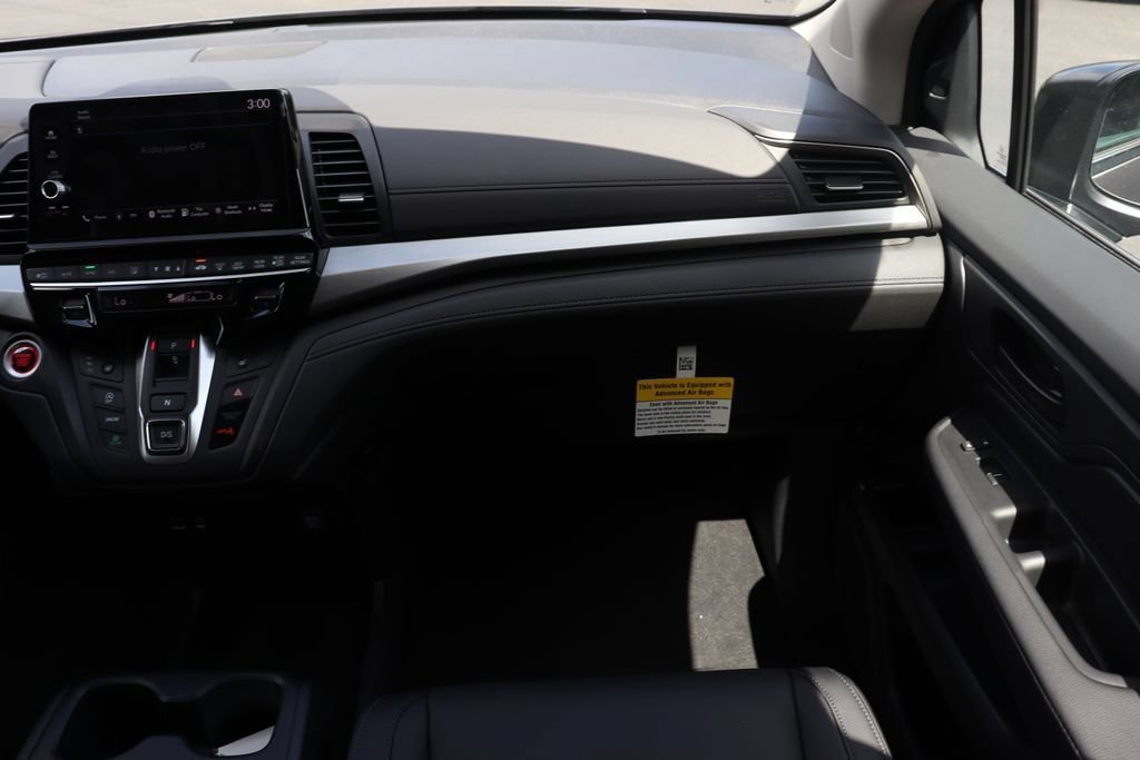 Used 2026 Modern Steel Metallic Honda EX-L image 17