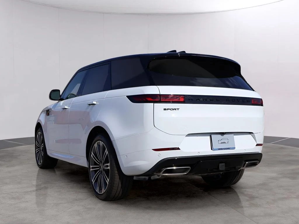 Used 2025 Fuji White Land Rover Dynamic SE image 7