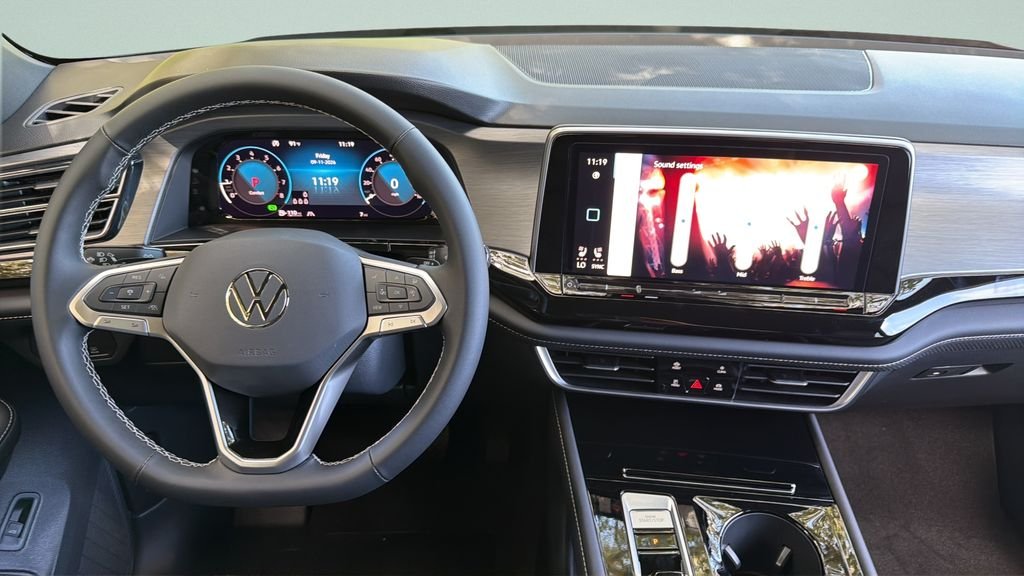New 2026 Opal White Pearl Volkswagen SE w/Technology image 17