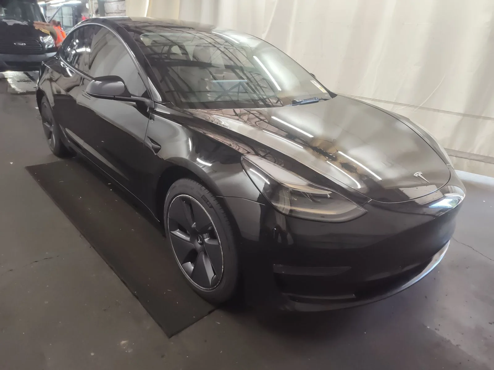 Used 2022  Tesla Long Range image 1