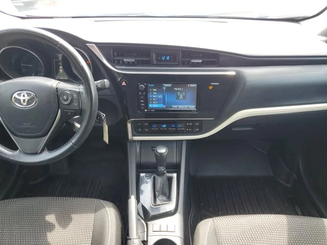 Used 2018 Red Toyota Base image 11