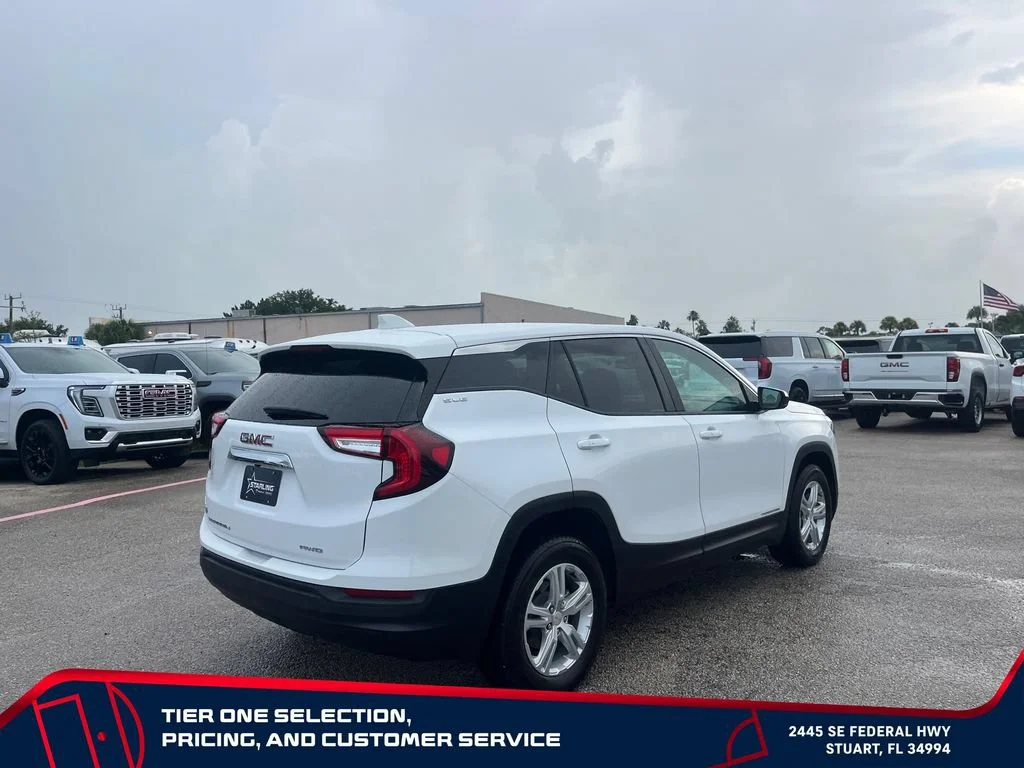 Used 2024 Summit White GMC SLE image 7