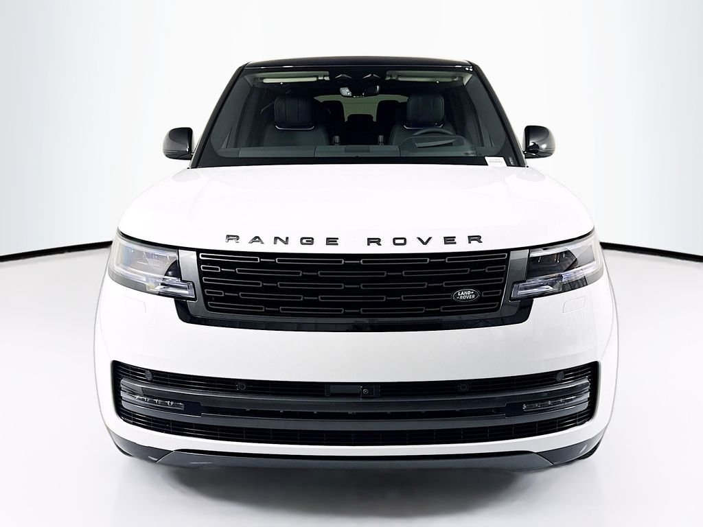 New 2026 Fuji White Land Rover SE image 2