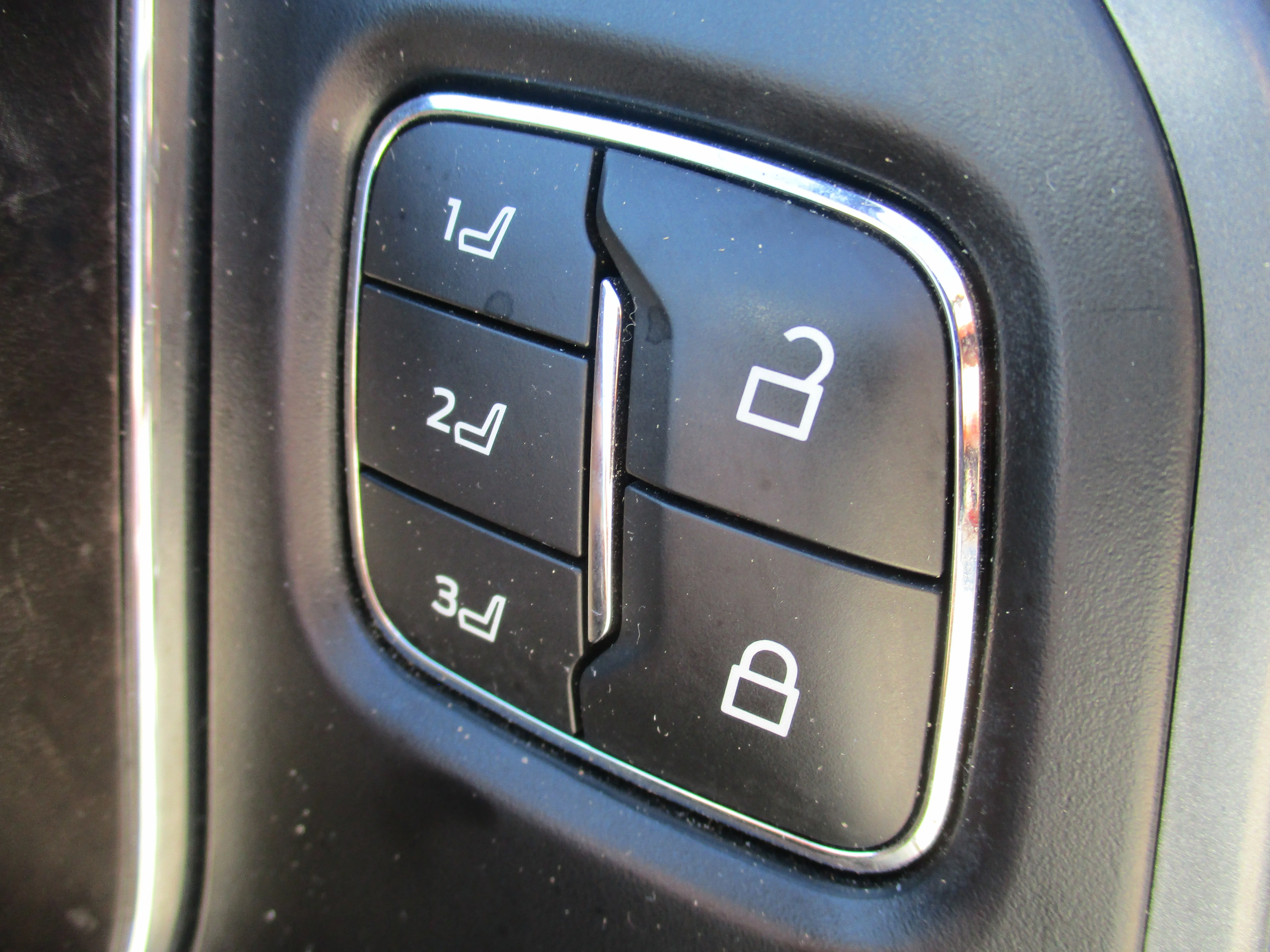 Used 2023 Azure Gray Metallic Tri-Coat Ford LARIAT image 33