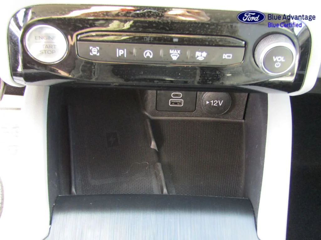 Certified Used 2025 Star White Ford Platinum image 30