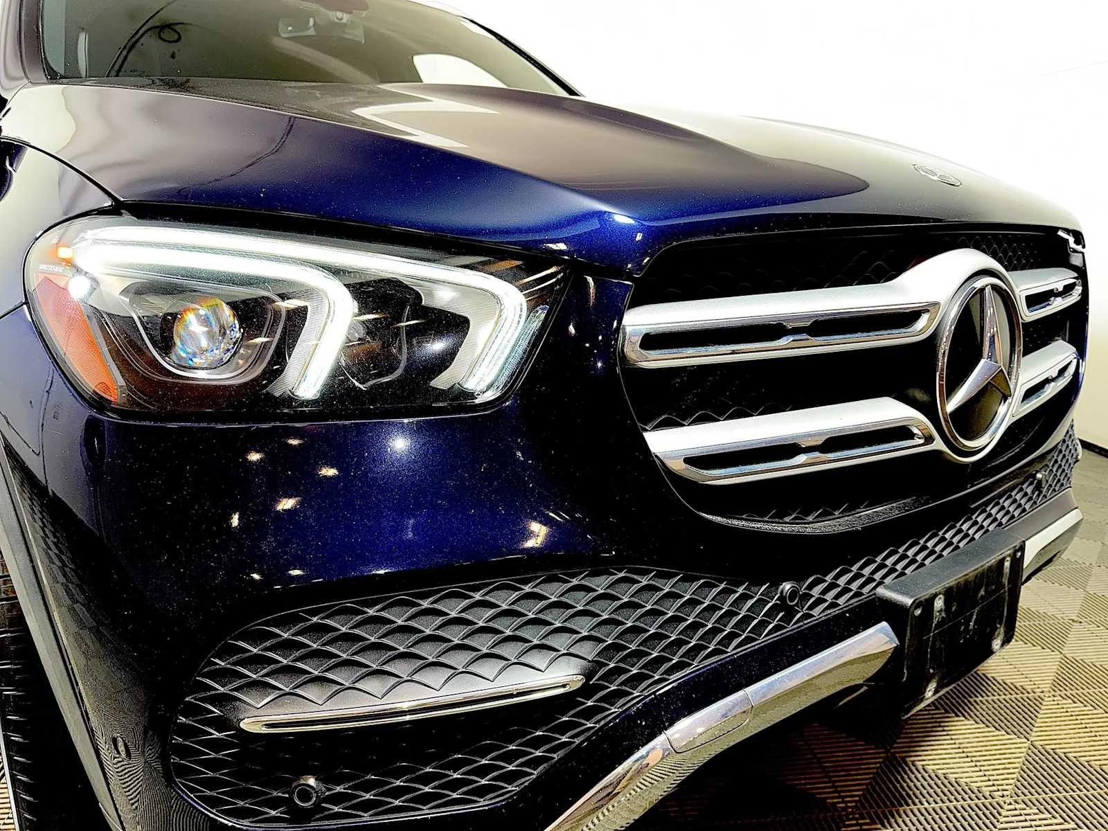 Used 2022 Lunar Blue Metallic Mercedes-Benz GLE 450 image 25