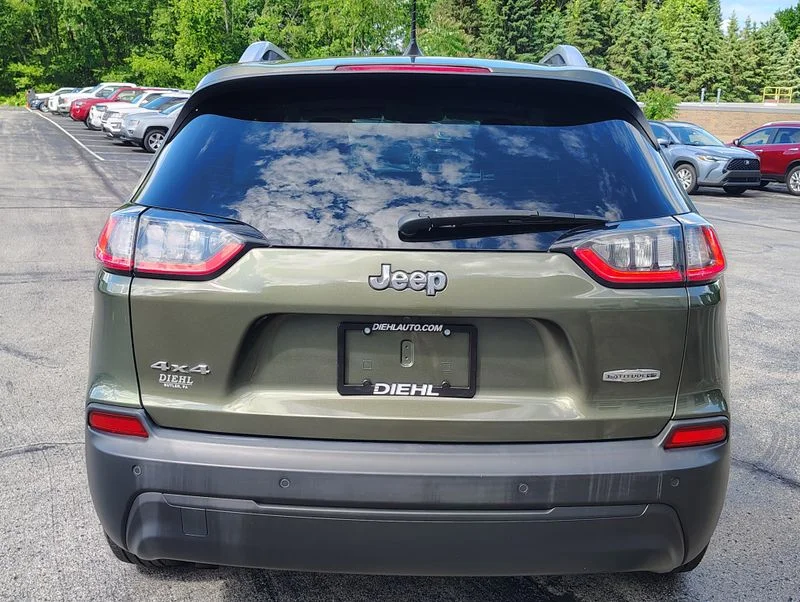 Used 2019 Green Jeep Latitude Plus image 8