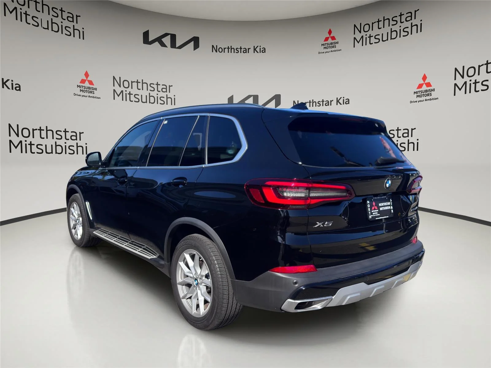 Used 2023 Jet Black BMW xDrive40i image 3