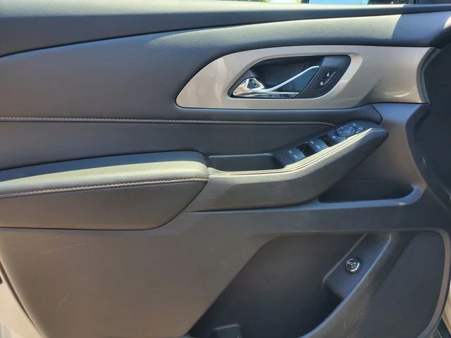 Used 2018 Silver Chevrolet LT image 16