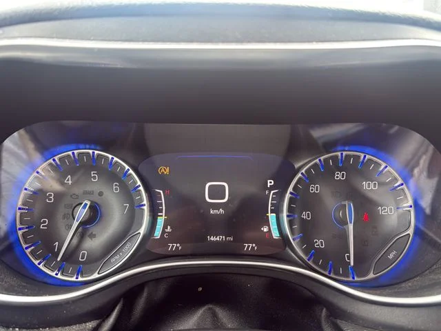 Used 2020 Black Chrysler Limited image 10
