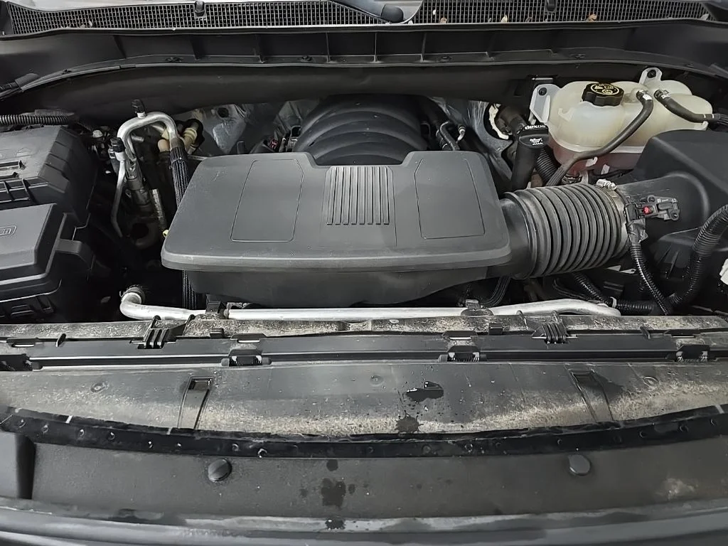 Used 2021 Black Chevrolet Z71 image 16