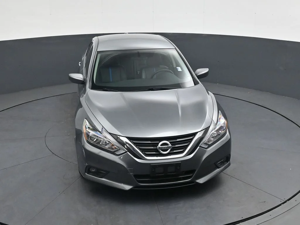 Used 2018 Gray Nissan 2.5 SR image 24