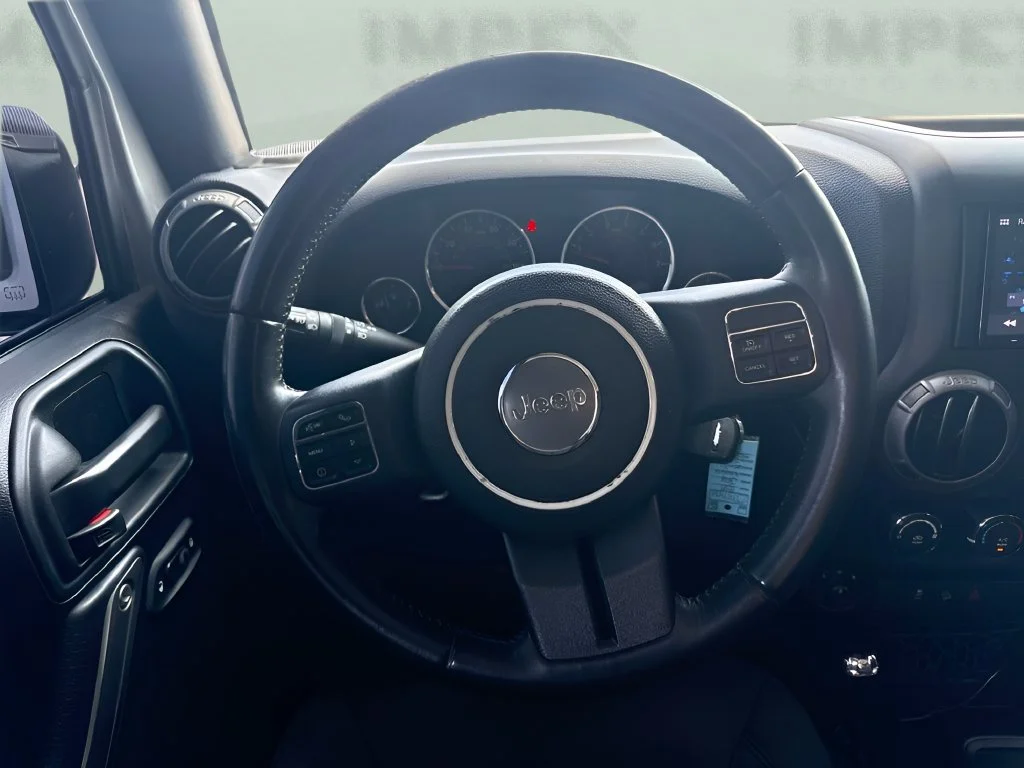 Used 2017  Jeep Sport image 12