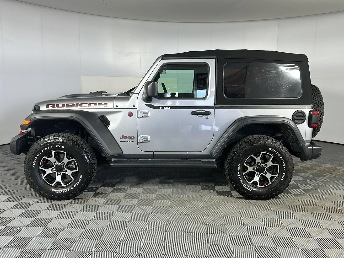 Used 2021 Billet Silver Metallic Clearcoat Jeep Rubicon image 8