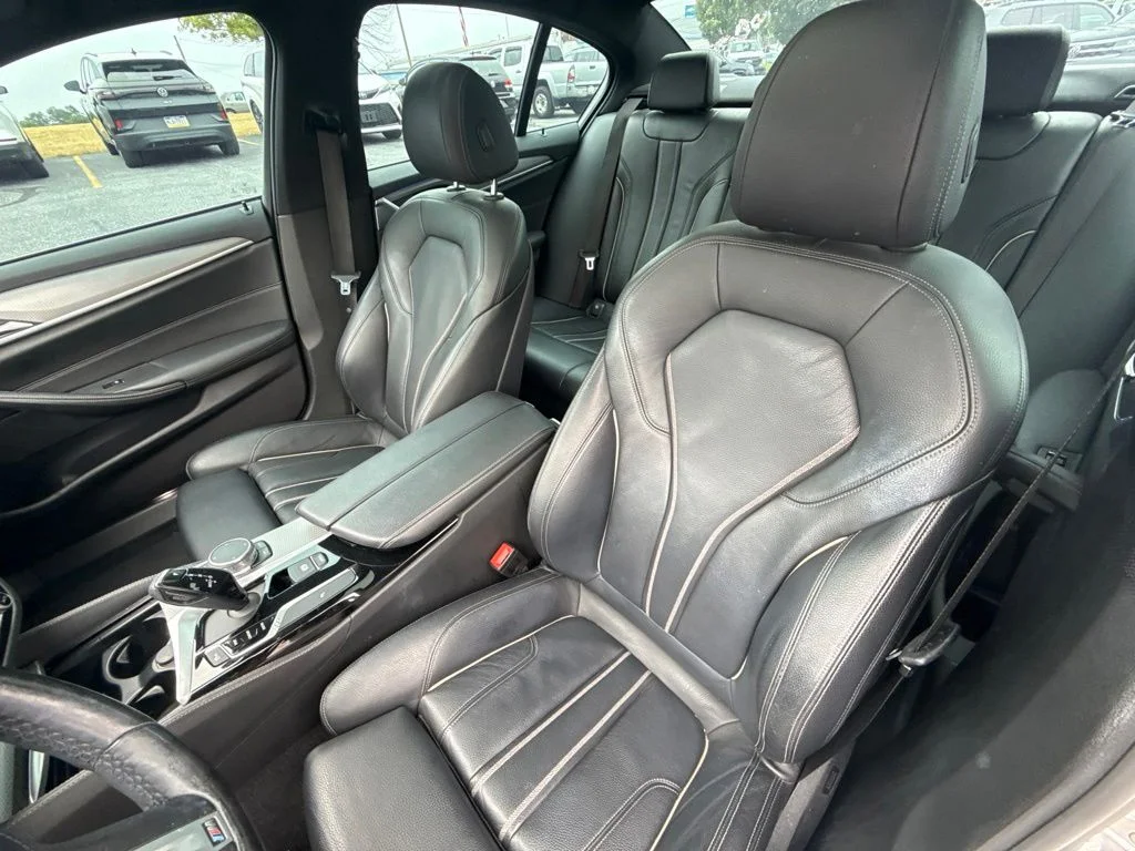 Used 2019 Alpine White BMW 540i xDrive image 37