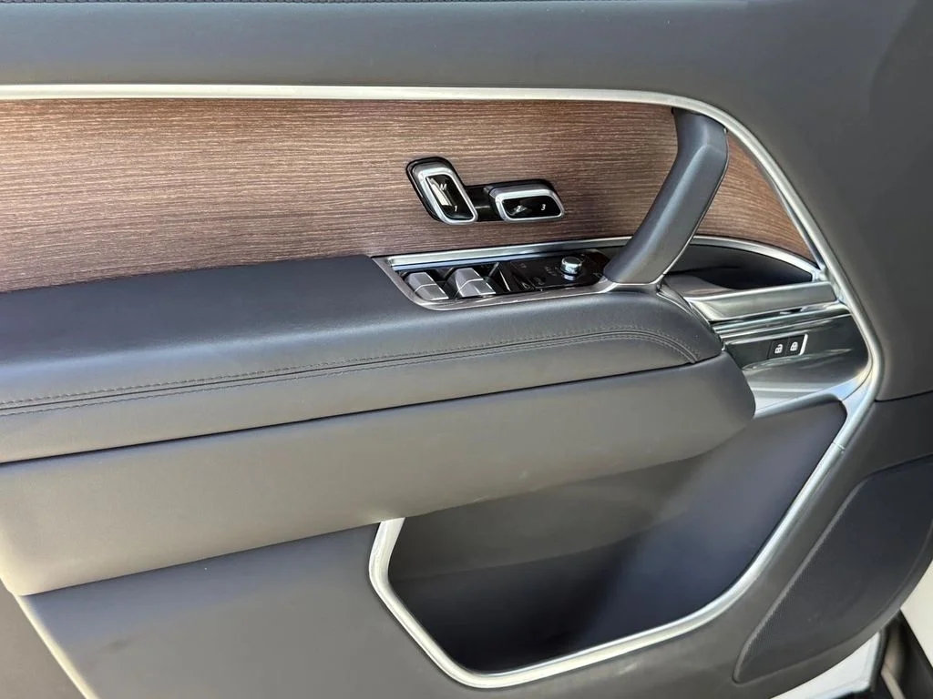 2024 Land Rover Range Rover SE - Photo 17