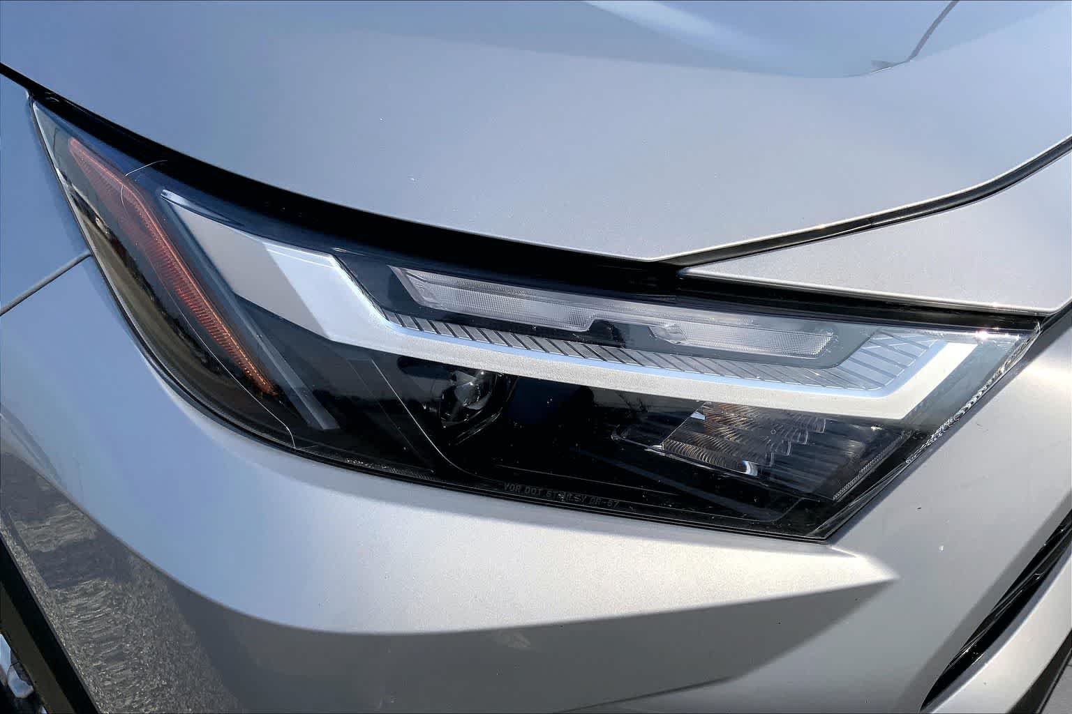 Used 2025 Silver Sky Metallic Toyota XLE image 27