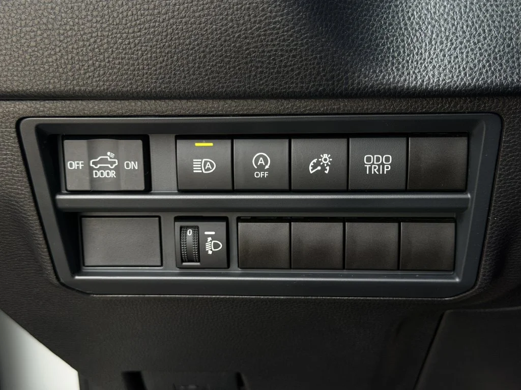 Used 2025 White Toyota SR5 image 23