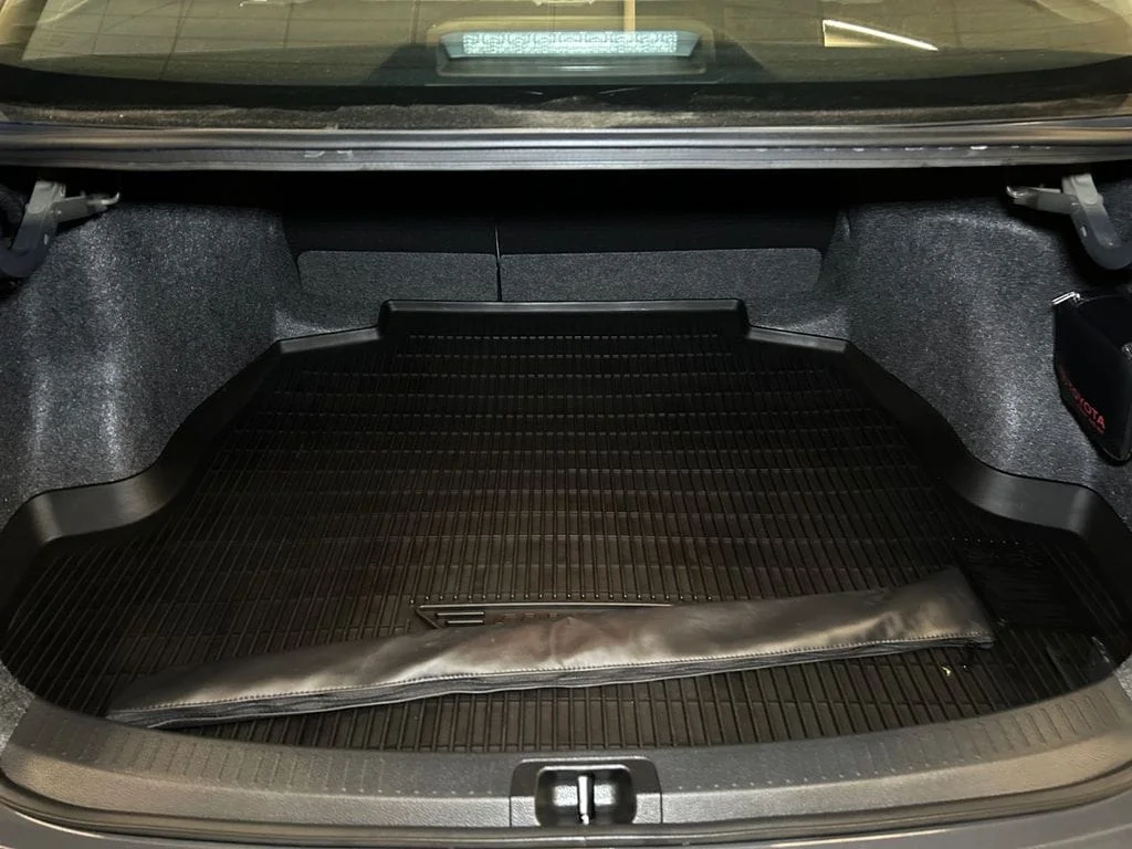 Used 2025 Underground Toyota LE image 18