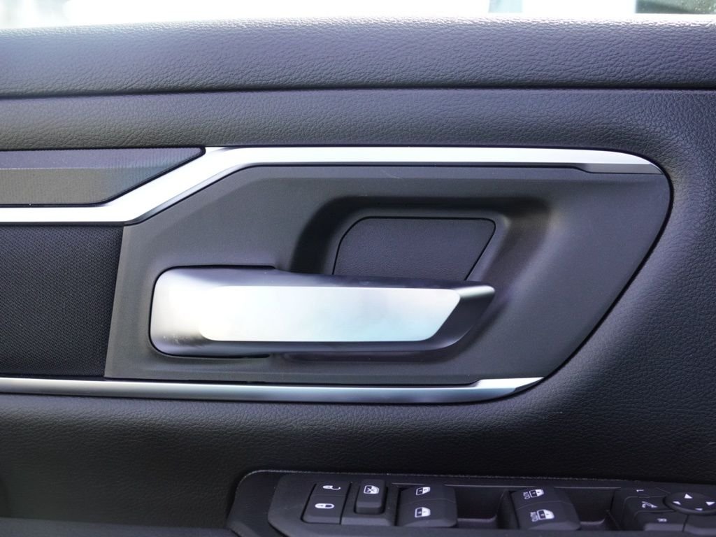 New 2026 Bright White Clear-Coat Exterior Paint RAM Big Horn/Lone Star image 10