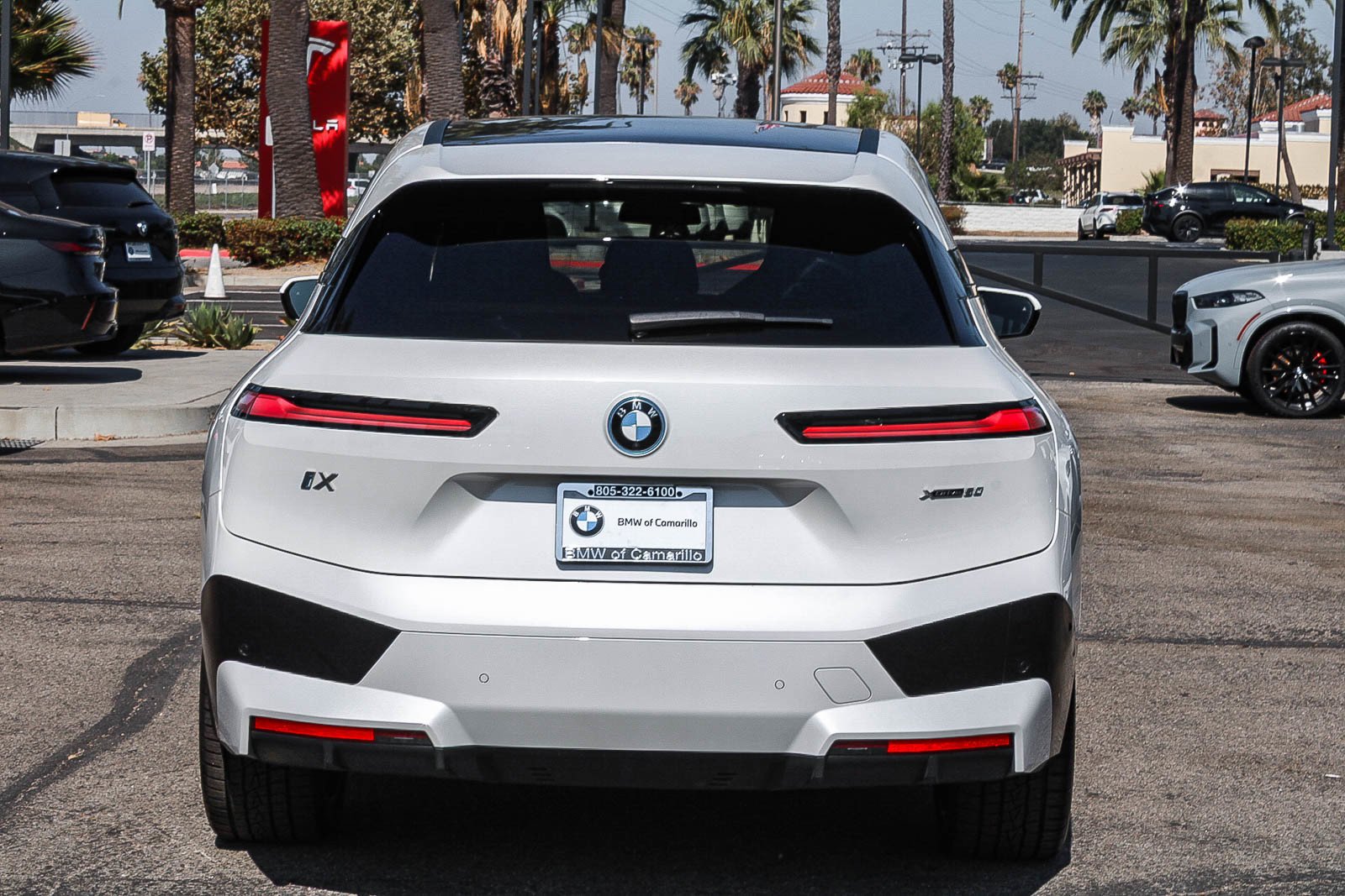 Used 2024 Mineral White Metallic BMW xDrive50 image 5