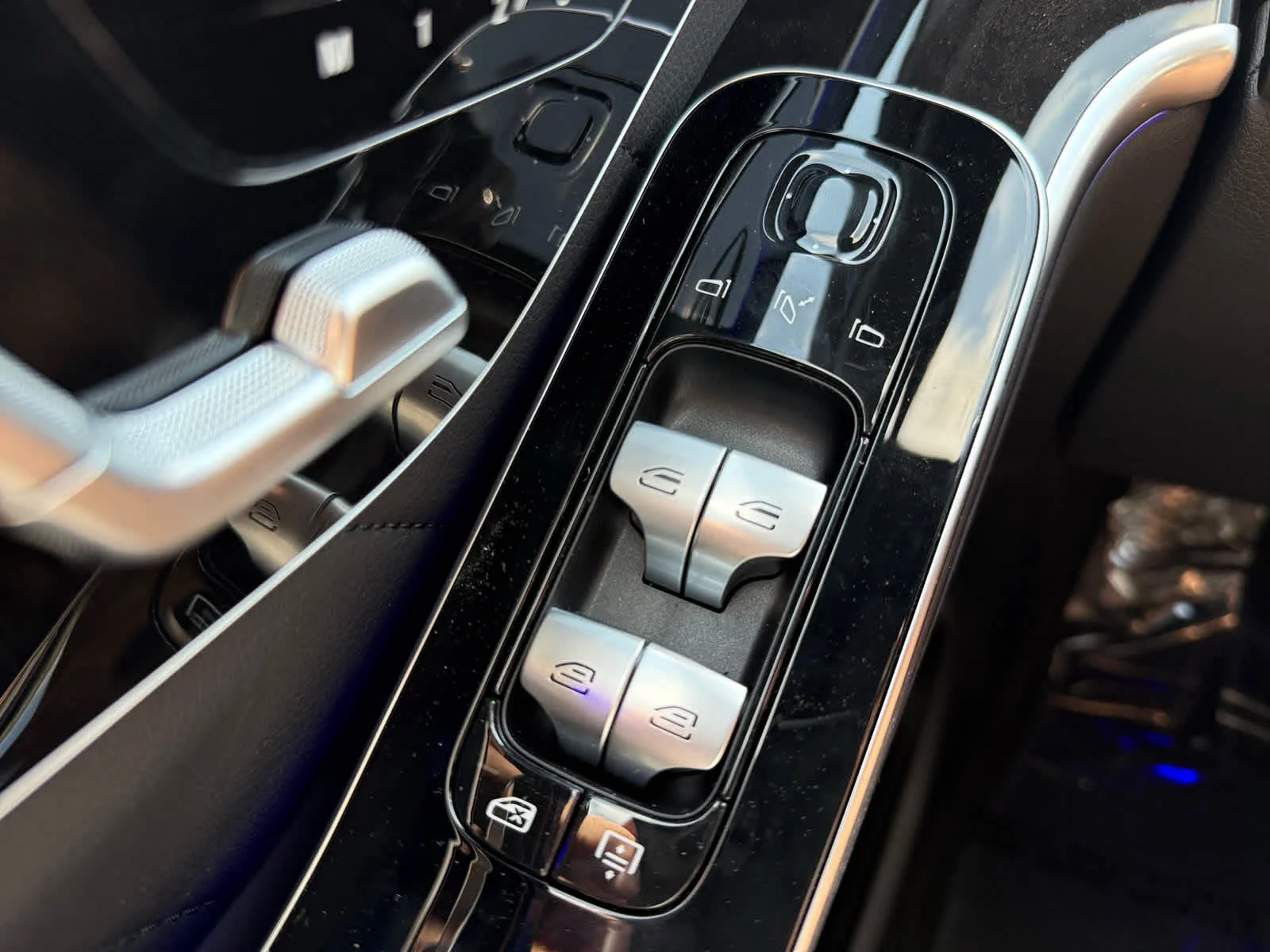 Used 2026 Obsidian Black Metallic Mercedes-Benz S 580 image 24